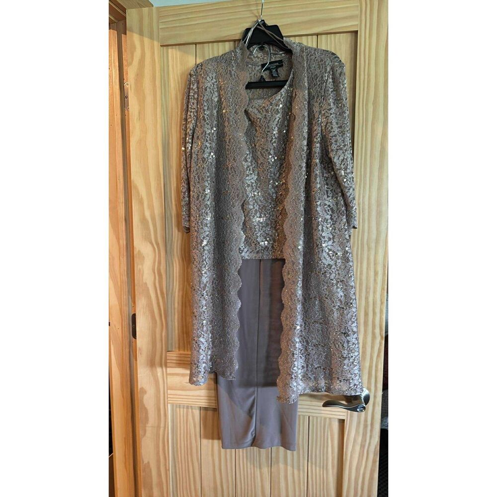 R & M Richards 3 Piece Gorgeous Pants Style Petite 14P Beige